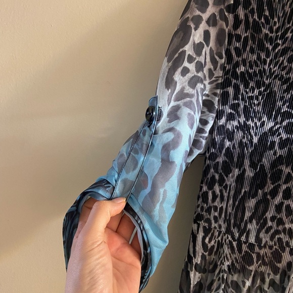 Saint Gil Animal Print dress with Blue Accents button front Medium - Picture 7 of 10